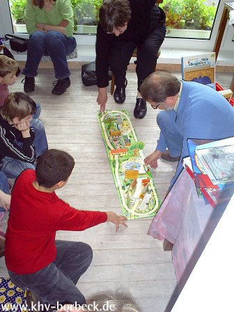 Bild 8 Weihnachtsausstellung  Hauptsache,es klappt! - Führung für Schulklassen sowie Bastelnachmittage für Kinder