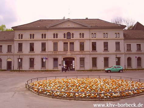Bild 3 zur Galerie: Der KHV besichtigt das restaurierte Schloss Borbeck