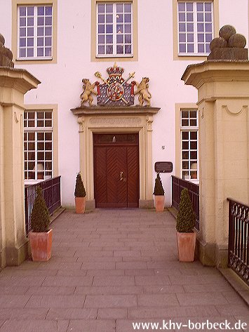 Bild 4 zur Galerie: Der KHV besichtigt das restaurierte Schloss Borbeck